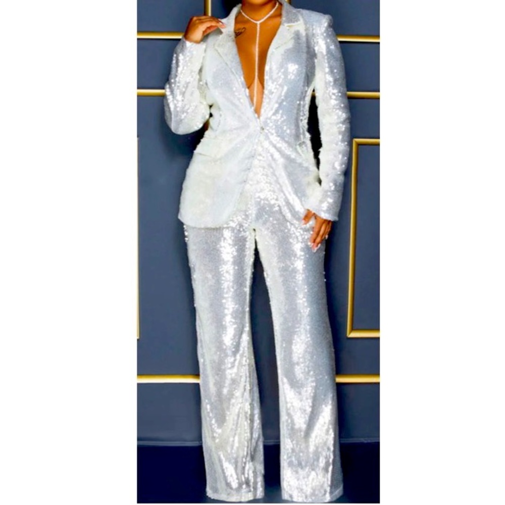 Women’s White Sequin Blazer Pants Suit, Size Large
